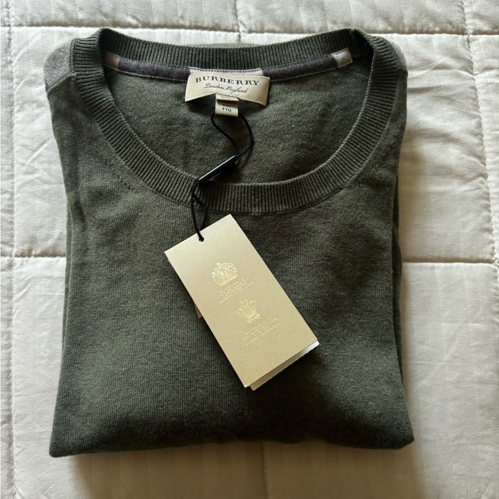 Men’s sweater. Brand new with tag. Size XXL